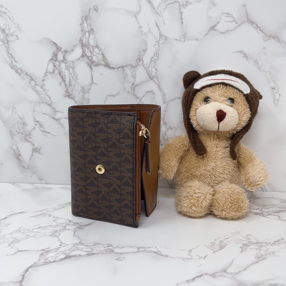 Michael Kors JST Medium Flap Bifold Wallet - Picture 7 of 8